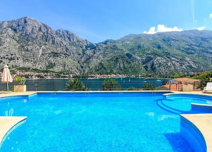 Sea View And Pool! Brend New! Vista